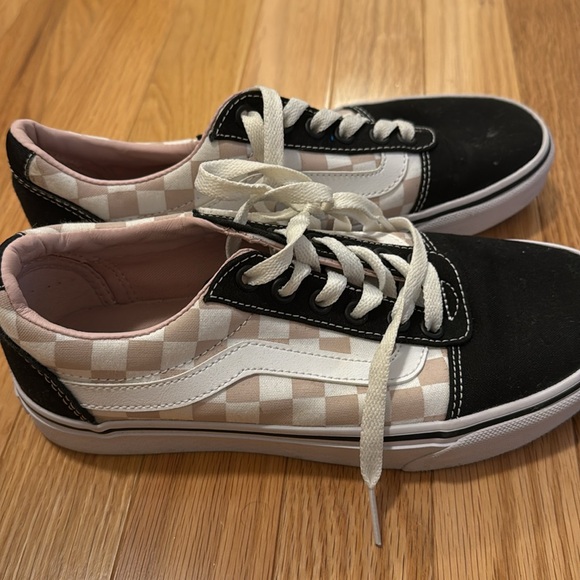 vans - Picture 2 of 6